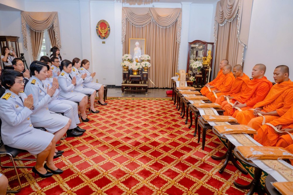 Chư Tăng tụng kinh tại Lãnh sự quán Thái Lan tưởng niệm 50 ngày Công chúa Bajrakitiyabha Narendiradebyavati băng hà