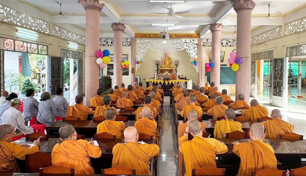 Tây Ninh: Ni sư Thích Nữ Hằng Liên thuyết giảng tại tịnh xá Ngọc Tâm và cúng dường trường hạ