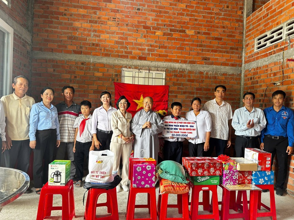 Đồng Tháp: Chùa Tịnh Nghiêm bàn giao Mái ấm Khuyến học tại xã Tân Phước 1