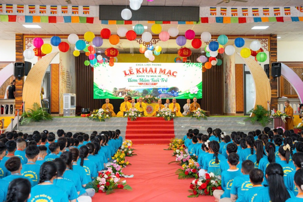 Đắk Lắk: Gần 400 bạn trẻ tham dự lễ khai mạc khóa tu "Ươm Mầm Tuổi Trẻ" lần VII tại chùa Linh Phong