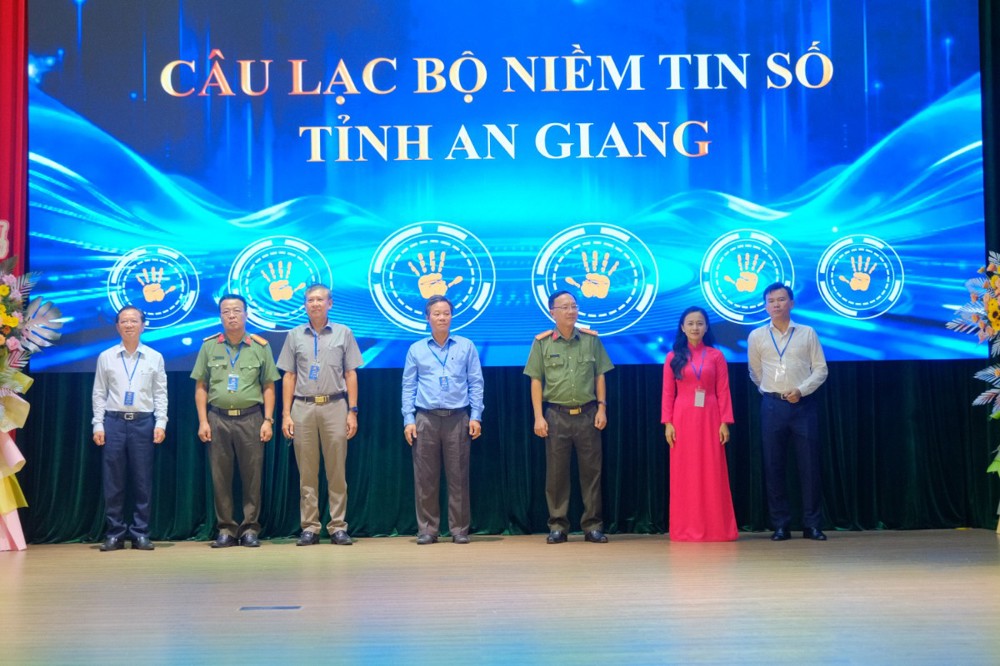 Công an tỉnh An Giang tổ chức Hội nghị gặp mặt, kết nối KOL và ra mắt Câu lạc bộ “Niềm tin số tỉnh An Giang”