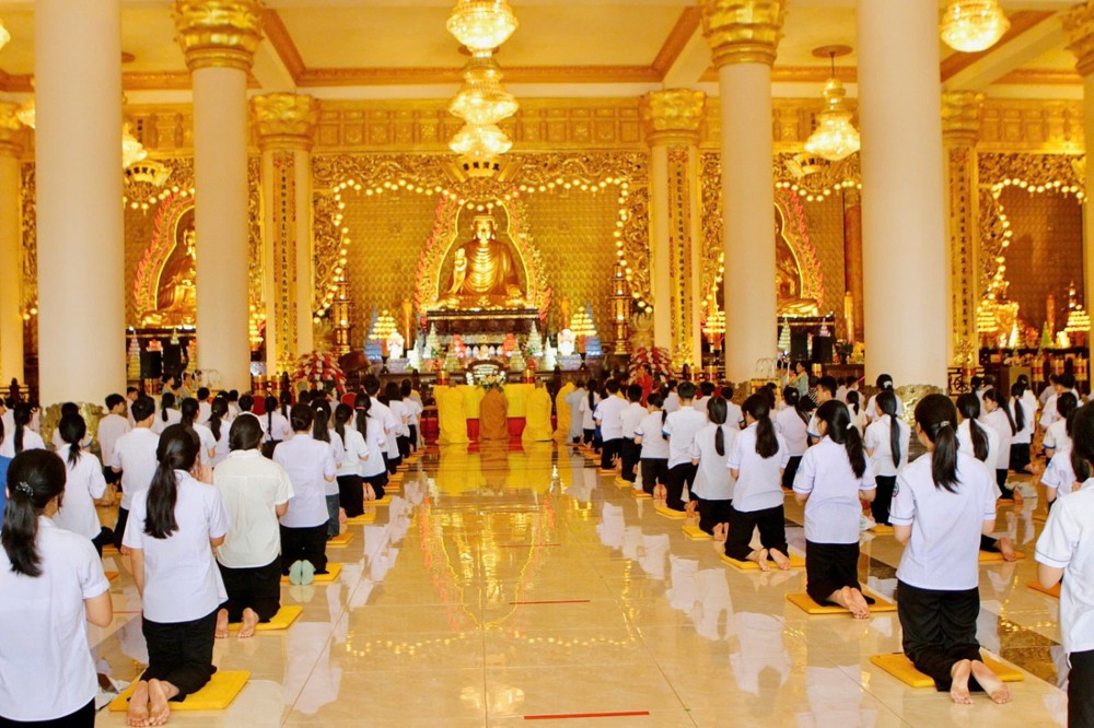 Đồng Nai: Chùa Phật Quốc Vạn Thành tổ chức khóa tu Bát Quan Trai cho hơn 650 thanh thiếu niên, học sinh và Phật tử