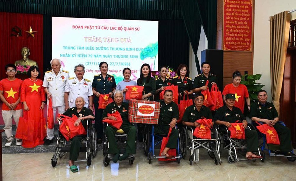 Ninh Bình: Thăm, tặng quà thương, bệnh binh tại Trung tâm Điều dưỡng Thương binh Duy Tiên