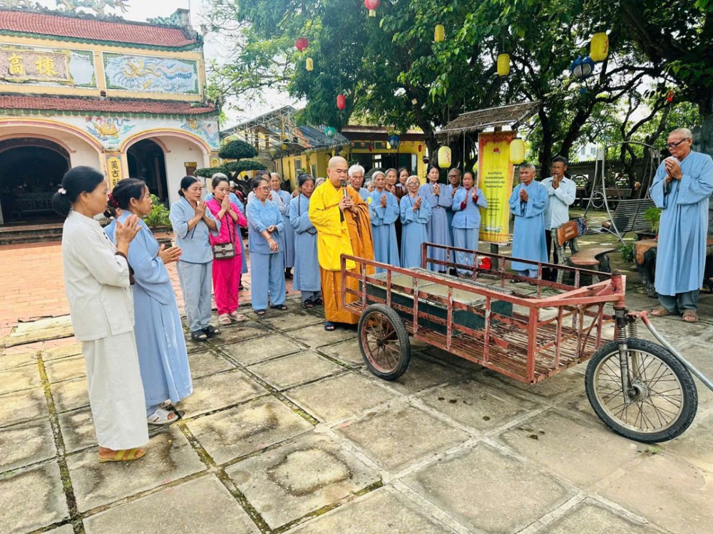 Thanh Hóa: Chùa Đống Cao tổ chức khóa cộng tu đầu tháng và trao hơn 500 suất cơm chay đến bệnh nhân