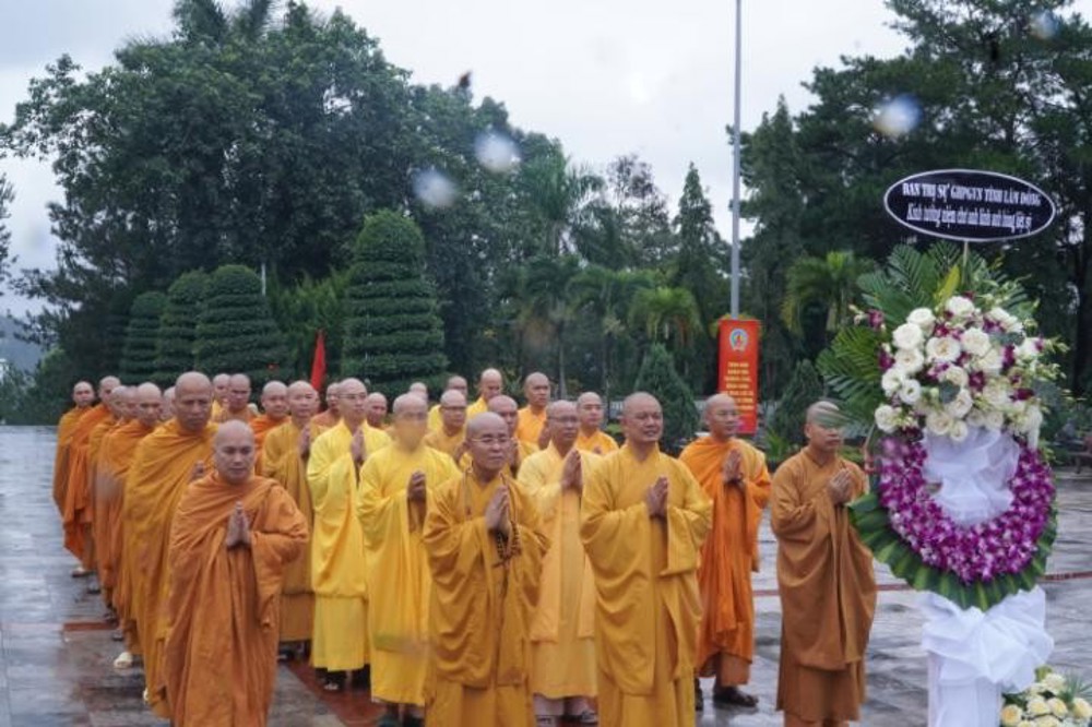 Lâm Đồng: Ban Trị sự GHPGVN tỉnh (Khu vực III) dâng hoa, dâng hương tưởng niệm nhân 79 năm Ngày Thương binh – Liệt sĩ