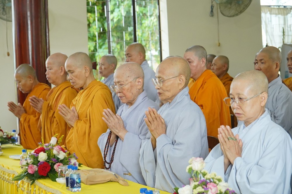 Khánh Hòa: Ban Tổ chức An cư kiết hạ (Nam Khánh Hòa) giáo giới chư hành giả Ni tại trú xứ Tổ đình Diệu Ấn