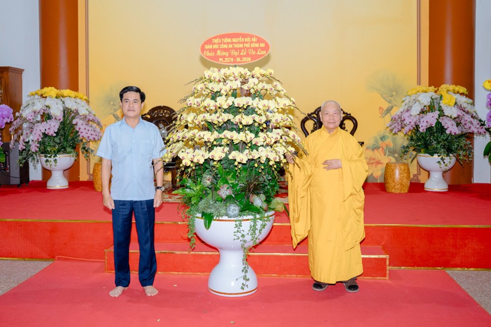 Giám đốc Công an TP. Đồng Nai thăm Trưởng lão Hòa thượng Thích Thiện Nhơn
