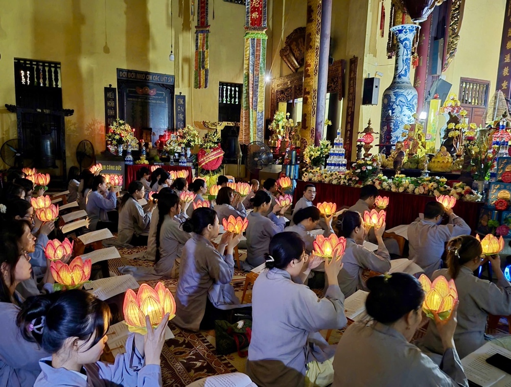 Trang nghiêm Lễ kỷ niệm ngày vía Đức Bồ tát Quán Thế Âm tại CLB TTN Phật tử chùa Quán Sứ