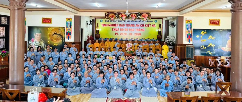 TP.HCM: Hơn 200 khóa sinh tham dự khóa tu Báo hiếu tại Chùa Bồ Đề Đạo Tràng