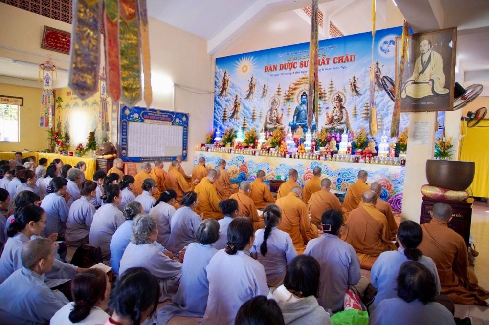 TP.HCM: Chùa Phật Đà hoàn đàn Pháp hội Dược sư Thất châu và cúng dường trai Tăng