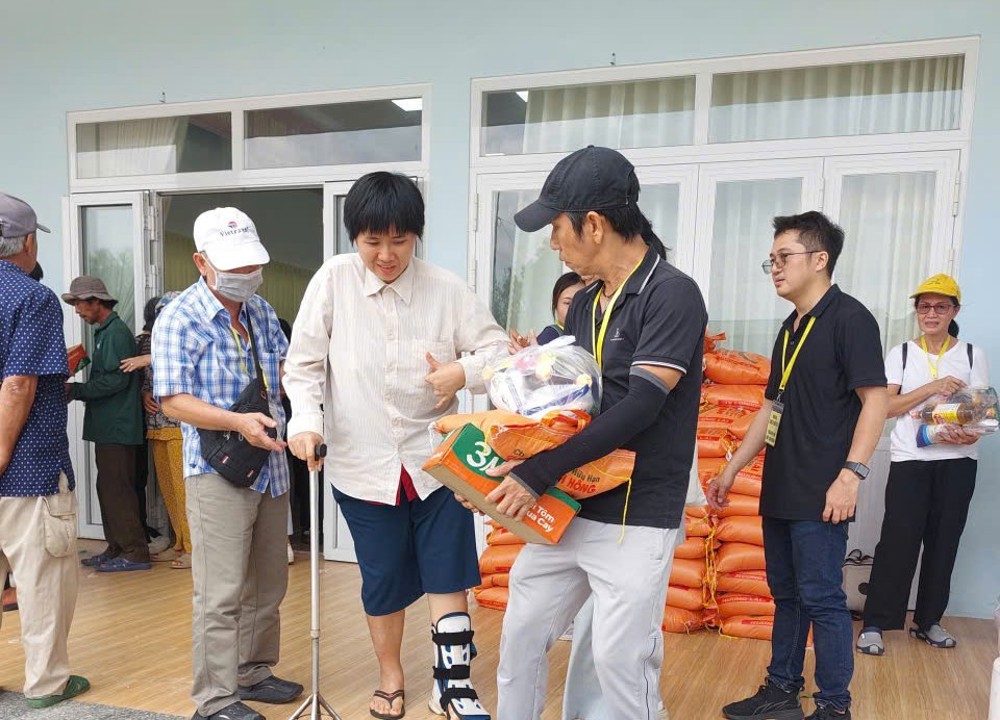 Phân ban QLCCSBT từ thiện xã hội Phật giáo (Ban TT-XH TƯ) trao 500 phần quà đến người dân khó khăn nhân mùa Vu Lan