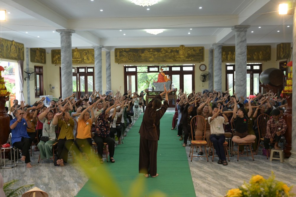 Hà Nội: Chùa Quan Thế Âm tổ chức khóa tu một ngày, trao 200 phần quà nhân mùa Vu lan