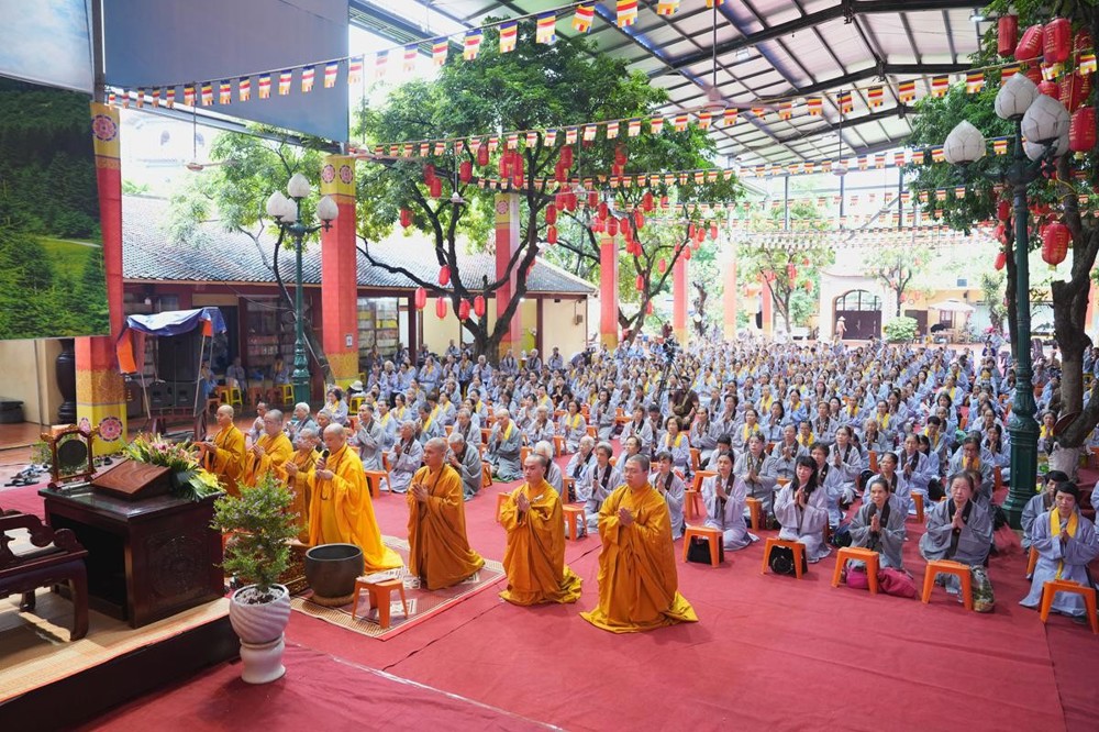 Hà Nội: Ngày tu An Lạc đầu tiên nhân mùa Vu Lan báo hiếu PL. 2570 tại chùa Bằng