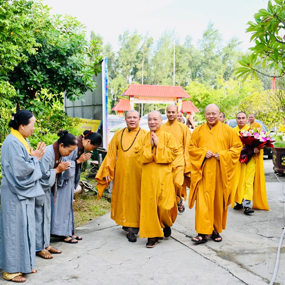 Thanh Hóa: Hòa thượng Thích Bảo Nghiêm thuyết giảng, sách tấn Tăng Ni 7 hạ trường và Phật tử