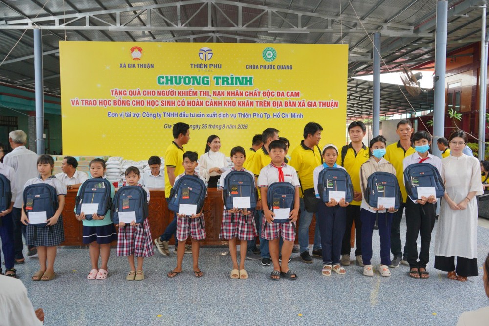 Đồng Tháp: Chùa Phước Quang tổ chức Trai đàn Chẩn tế, tặng quà và trao học bổng mùa Vu lan Báo hiếu 