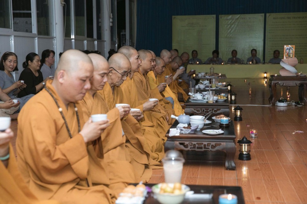 Đồng Tháp: Trường hạ chùa Thiền Quang tổ chức lễ quy y Tam Bảo và đêm thiền trà mùa hạ