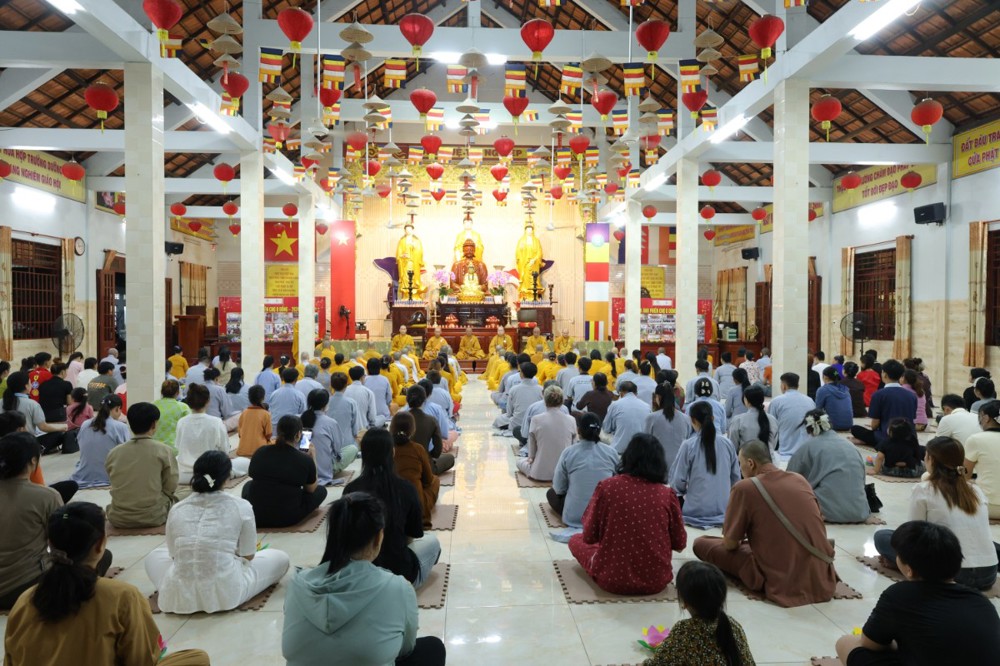 Tây Ninh: Chùa Linh Nguyên trang nghiêm tổ chức lễ vía Bồ Tát Quán Thế Âm và đêm hội hoa đăng