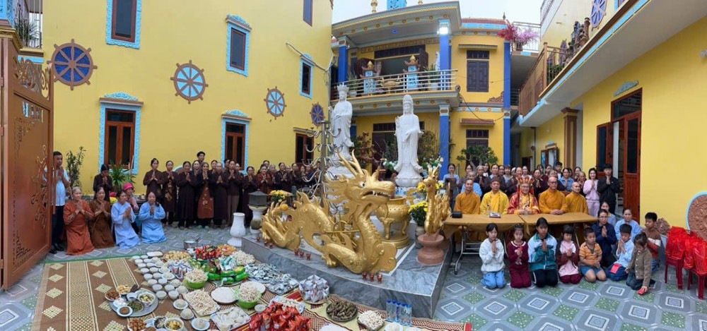 Trung tâm Phật học ứng dụng cúng dường 12 tôn tượng hướng về tháng 7 Vu Lan
