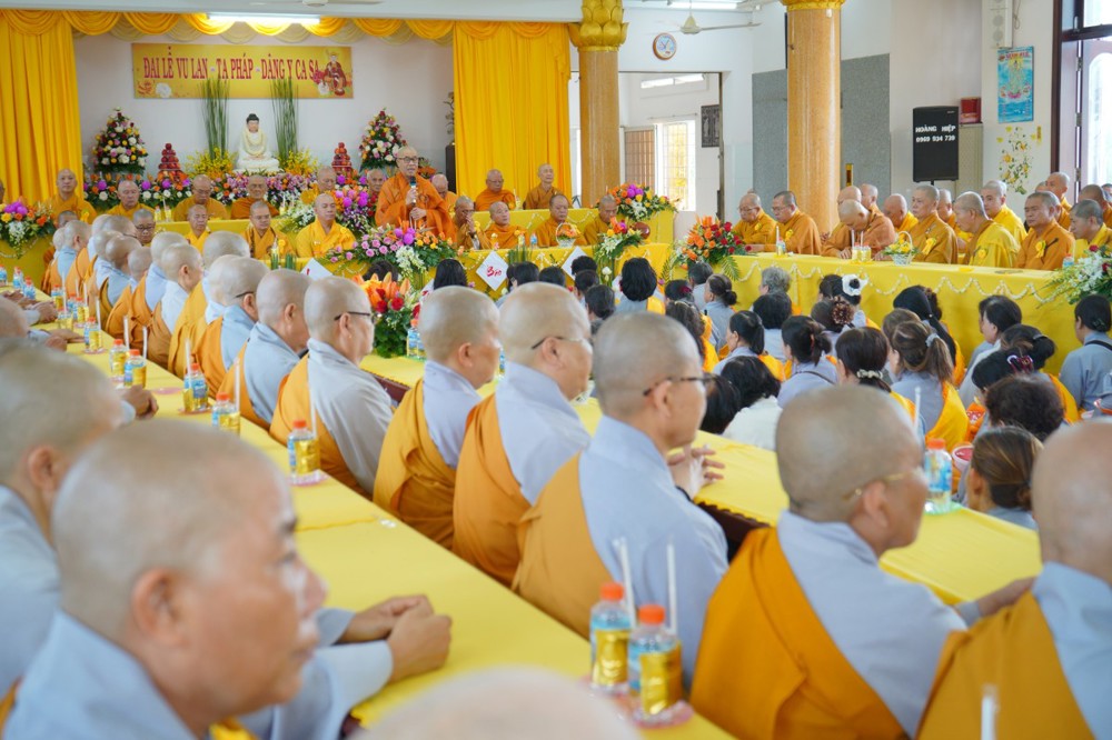Đồng Tháp: Trường hạ chùa Phổ Đức trang nghiêm tổ chức Đại lễ Vu lan – Dâng Ca sa PL.2570
