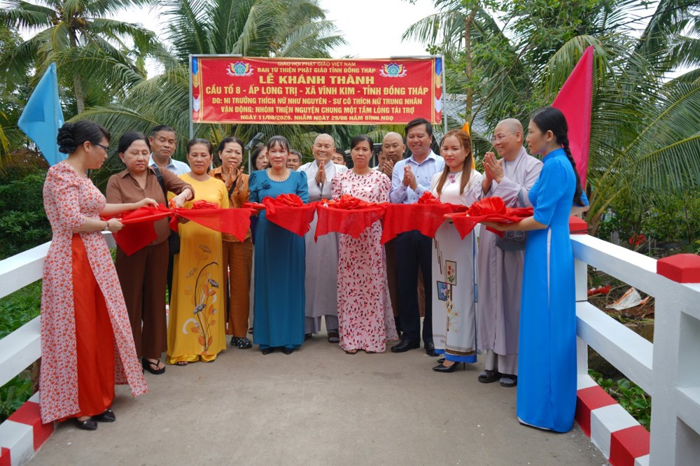 Đồng Tháp: Chùa Nam An tổ chức Khánh thành cầu nông thôn, trao quà đến học sinh nghèo và gia đình chính sách 