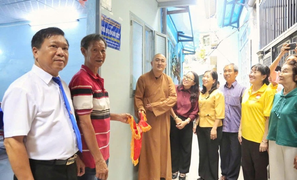 TP.HCM: Bàn giao nhà Đại đoàn kết cho gia đình đồng bào dân tộc Hoa nhân mùa Vu Lan