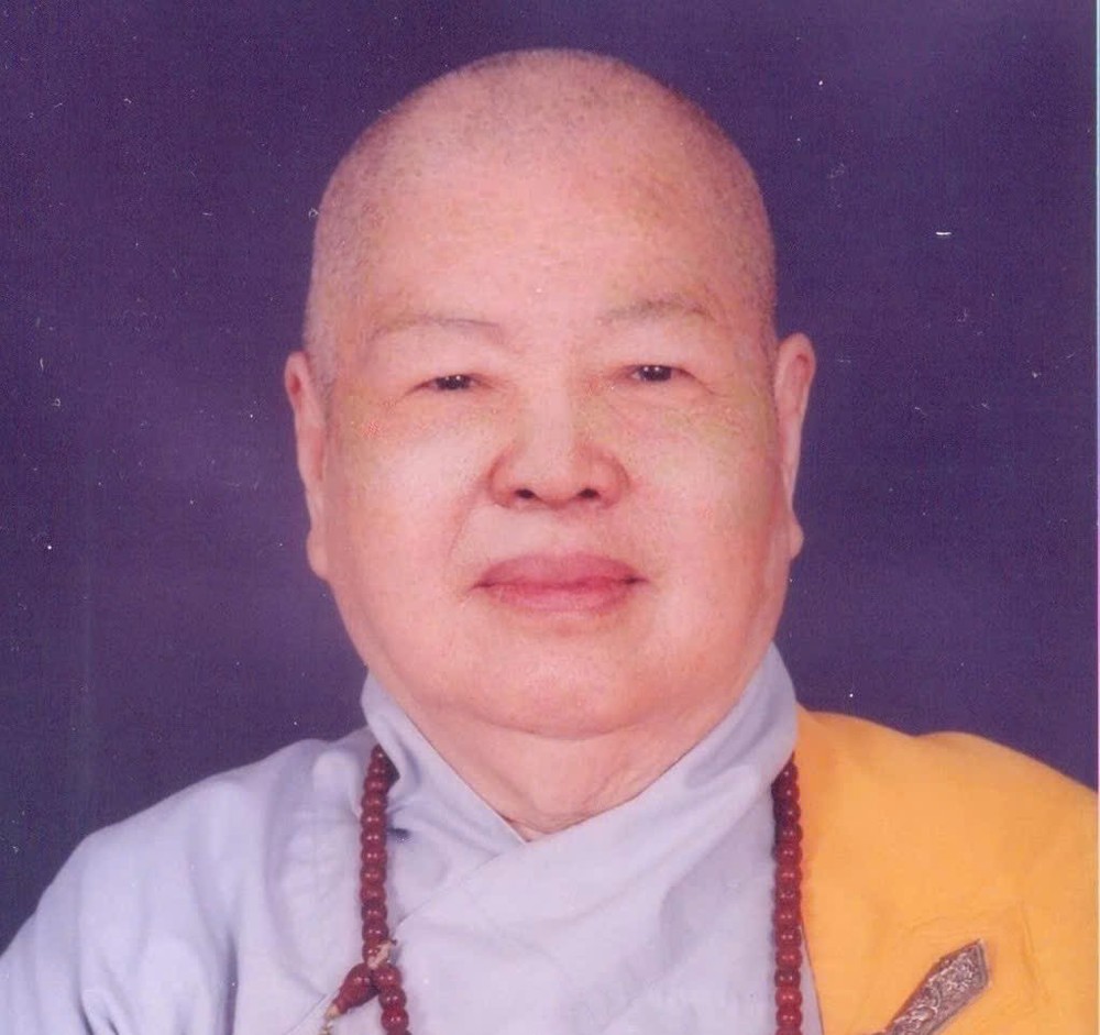 Ni trưởng Thích Nữ Huyền Huệ- Giới đức Kiêm ưu