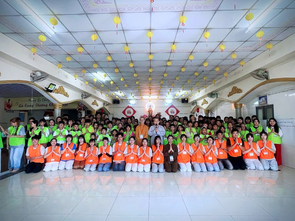 Tây Ninh: Khóa tu “Tỏa sáng Từ tâm” lần III tại chùa Đông Quang