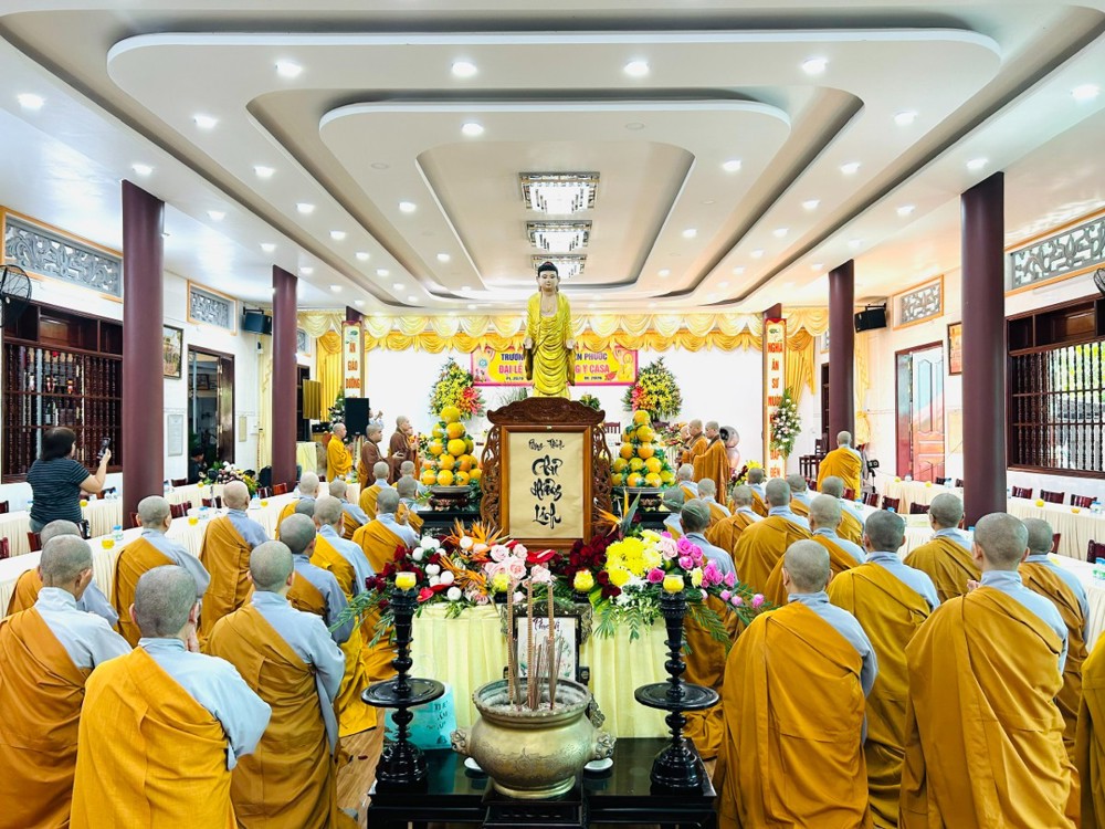 Đồng Tháp: Trường hạ chùa Thiên Phước tổ chức Pháp hội Cam lồ - Trì tụng Kinh Địa Tạng, Phổ tế âm hồn và trao quà từ thiện