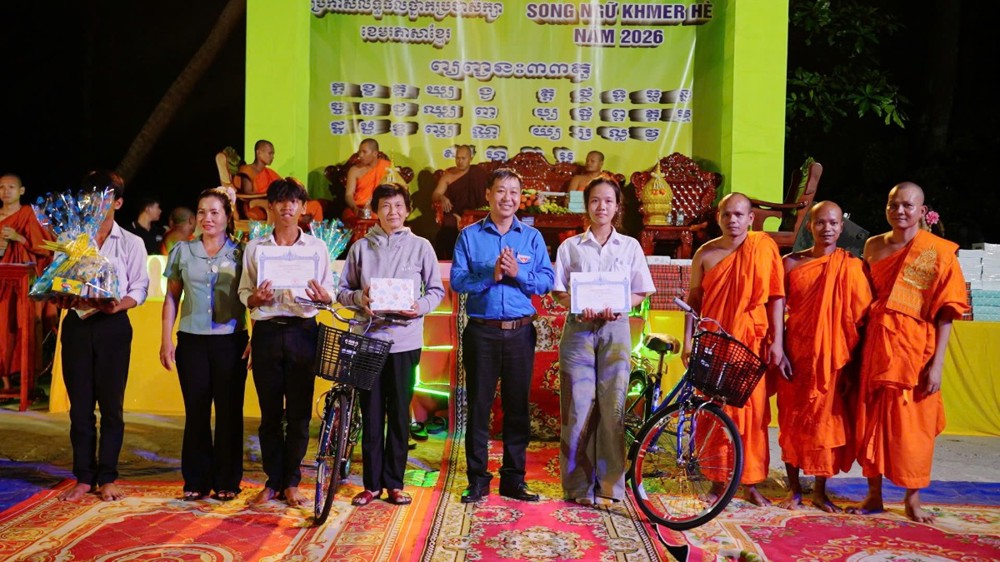 Cần Thơ: Tổng kết khóa học Khmer ngữ hè tại chùa Sa Sà Nắc Răng Sây
