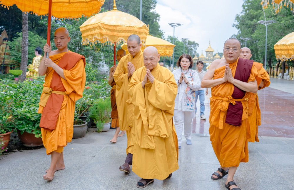 Trưởng lão Hòa thượng Thích Thiện Nhơn thăm trường hạ Nam tông Thiền viện Phước Sơn