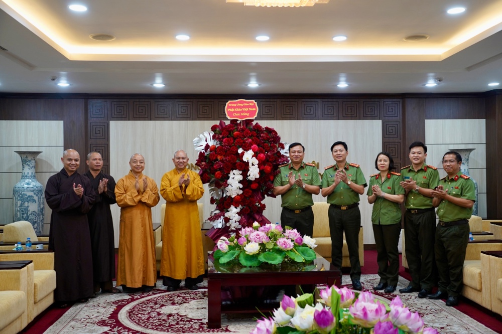 Hà Nội: TƯ GHPGVN chúc mừng 81 năm Ngày truyền thống lực lượng Công an nhân dân (19/8/1945 - 19/8/2026)