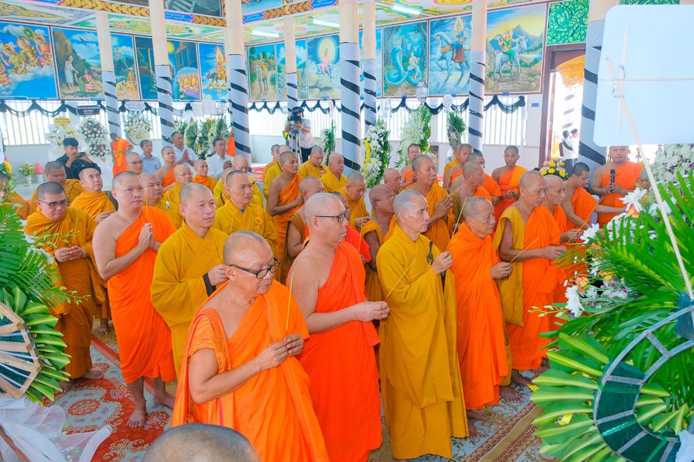 An Giang: Trung ương Giáo hội và Ban Trị sự tỉnh viếng tang Hòa thượng Danh Lân