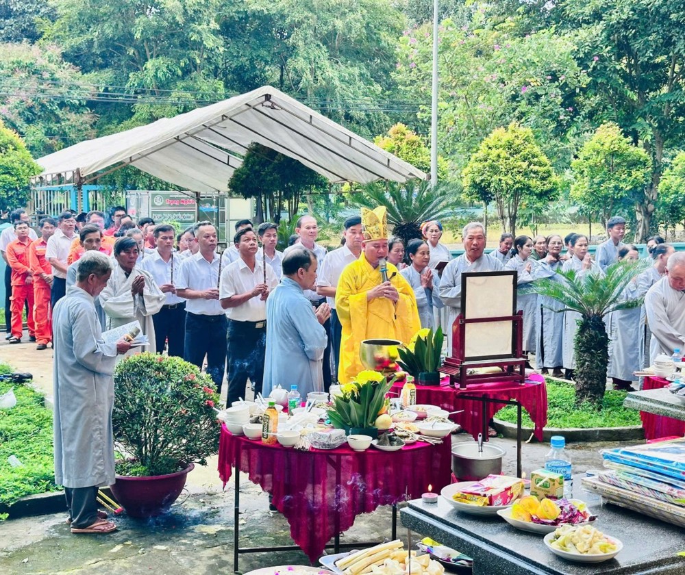 Đồng Nai: Chùa Đức Hạnh tổ chức lễ Kỳ siêu tại bia tưởng niệm 300 đồng bào tử nạn 