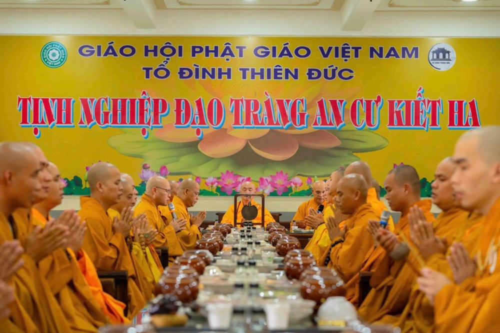 Gia Lai: Chư Tăng trường hạ Tổ đình Thiên Đức trang nghiêm Bố-tát tụng giới kỳ cuối mùa An cư PL.2570 