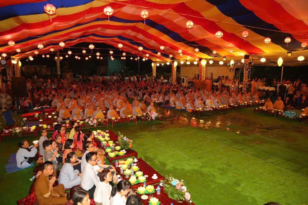 Phú Thọ: Trang nghiêm lễ truyền đăng tưởng niệm húy nhật lần thứ 13 cố Ni trưởng Hải Triều Âm