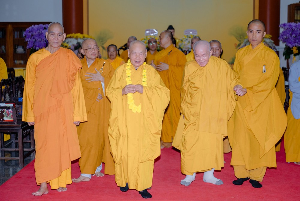 Ban Quản trị Liên tông Tịnh độ Non Bồng khánh tuế Trưởng lão Hòa thượng Thích Thiện Nhơn