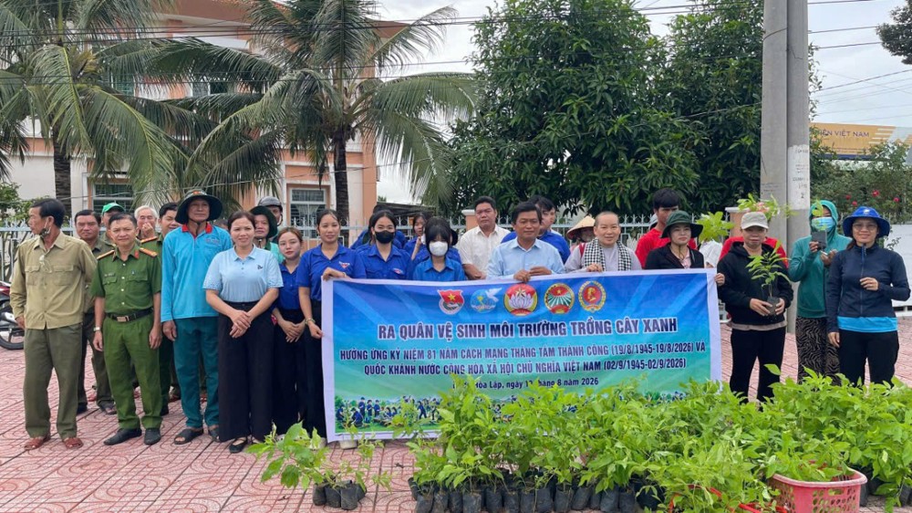 Tây Ninh: Ra quân vệ sinh môi trường, trồng cây xanh với sự phối hợp tôn giáo