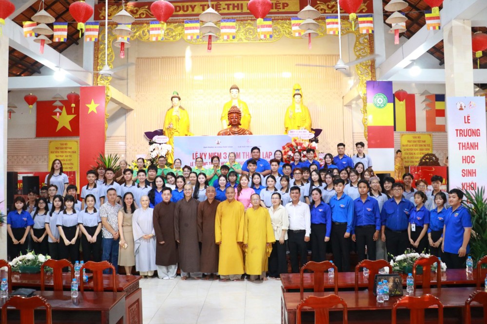 Tây Ninh: Câu lạc bộ Tuổi trẻ Linh Nguyên và Ban Phụng sự Chùa Pháp Minh kỷ niệm 3 năm thành lập