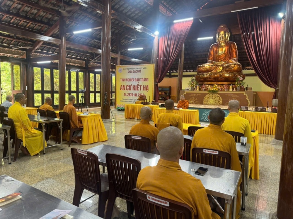 TP.HCM: Hòa thượng Thích Bửu Chánh thuyết giảng cho khóa tu Xuất gia gieo duyên