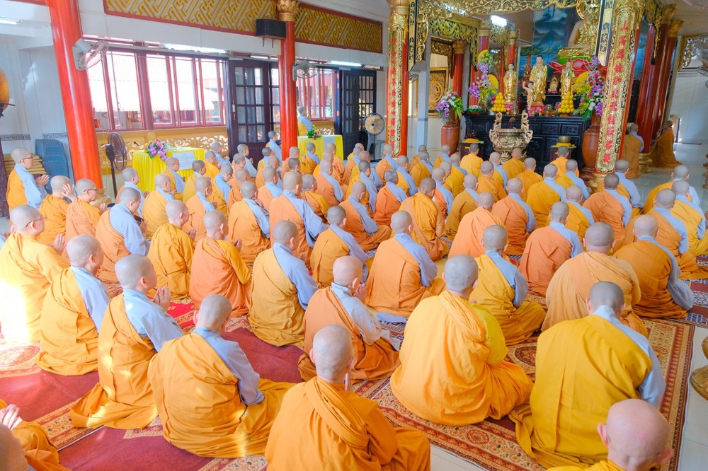 An Giang: Chư Ni trường hạ chùa Bửu Sơn trang nghiêm cử hành lễ Tự tứ, mãn hạ PL.2570