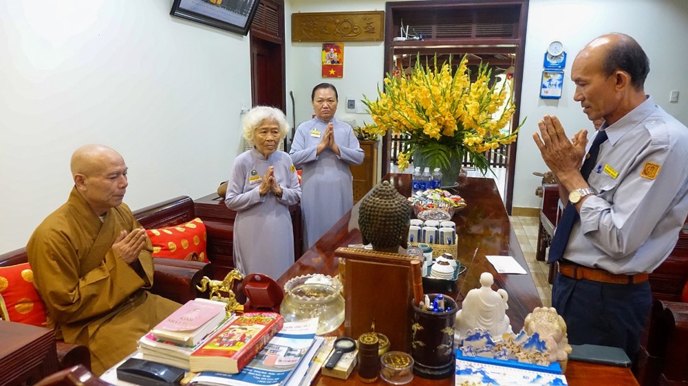 Quảng Ngãi: Phân ban GĐPT khu vực Kon Tum thăm, vấn an và khánh tuế chư Tôn đức mùa An cư kiết hạ PL.2570