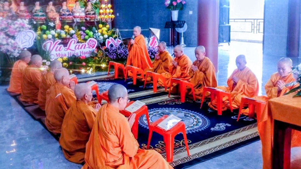 Quảng Ngãi: Giáo giới kỳ Bố-tát cuối tại hạ trường Ngọc Duy, kết duyên hiếu hạnh qua Lễ Vu Lan và dâng y ca-sa