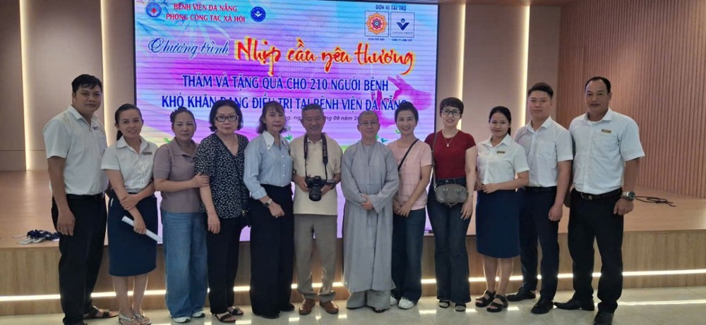 Đà Nẵng: Chùa Phổ Hiền chia sẻ yêu thương đến các bệnh nhân khó khăn nhân mùa Vu Lan báo hiếu