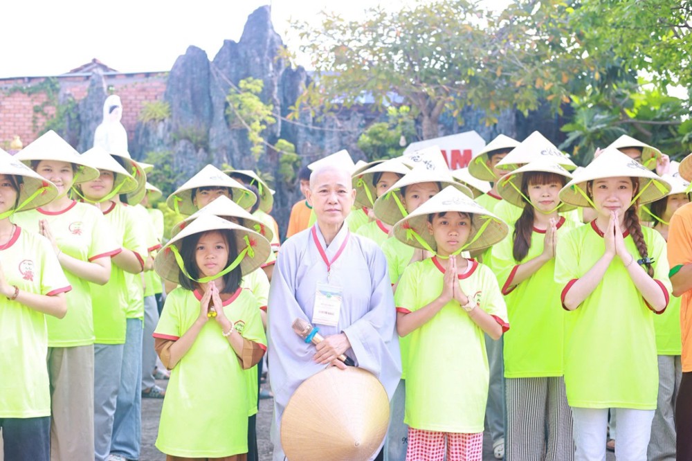 Đồng Tháp: Chùa Phước Hội tổ chức khóa tu tuổi trẻ “Ươm mầm sen xanh”