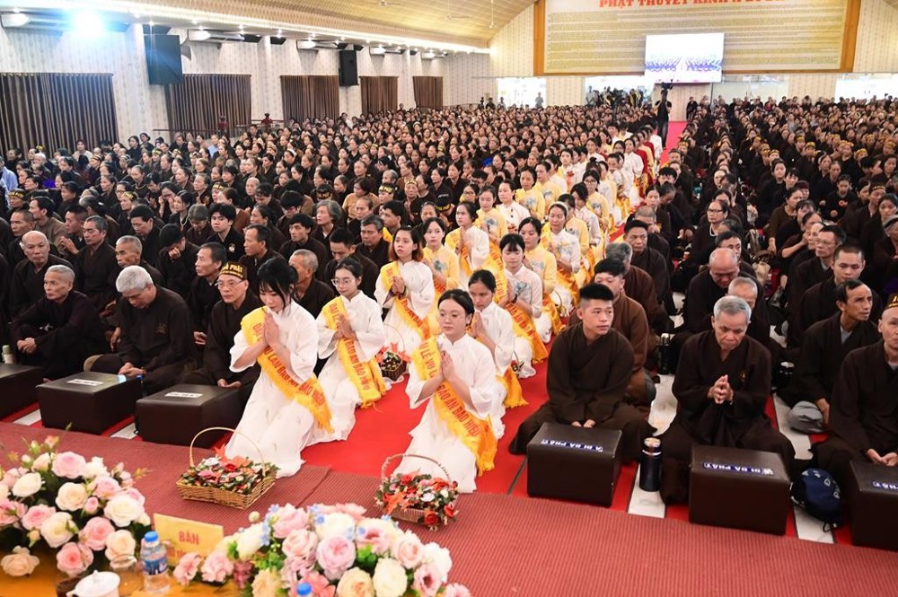 Hải Phòng: Xúc động gần 3.000 người về chùa An Hồng tu học và tham dự Đại lễ Vu Lan - Báo hiếu PL.2570