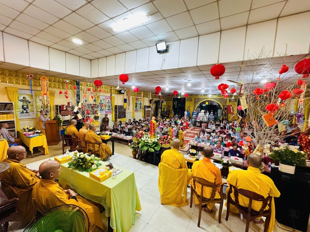 Tây Ninh: Đạo tràng Cát Tường tổ chức Đại lễ Vu Lan – Chợ 0 đồng, trao yêu thương đến người khó khăn