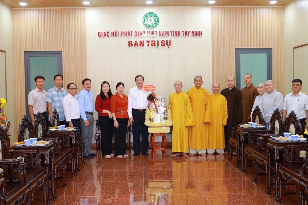 Tây Ninh: Lãnh đạo tỉnh thăm, chúc mừng Ban Trị sự nhân Đại lễ Vu Lan