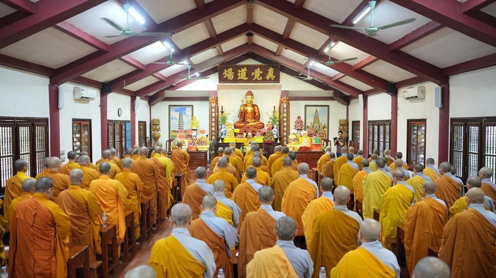 Tri ân và báo ân: Chư Tôn đức 18 Trường hạ Hà Nội thành kính lễ tạ Giác linh Đức Đệ Tam Pháp Chủ