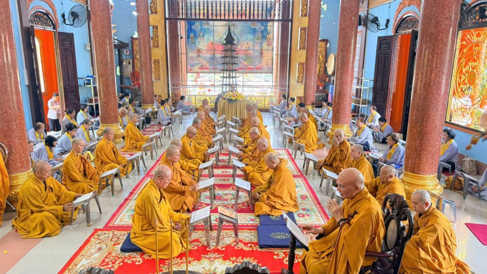 TP.HCM: Chư Tăng Bố-tát kỳ cuối và tụng Kinh Phạm Võng tại Tổ đình chùa Vạn Thọ