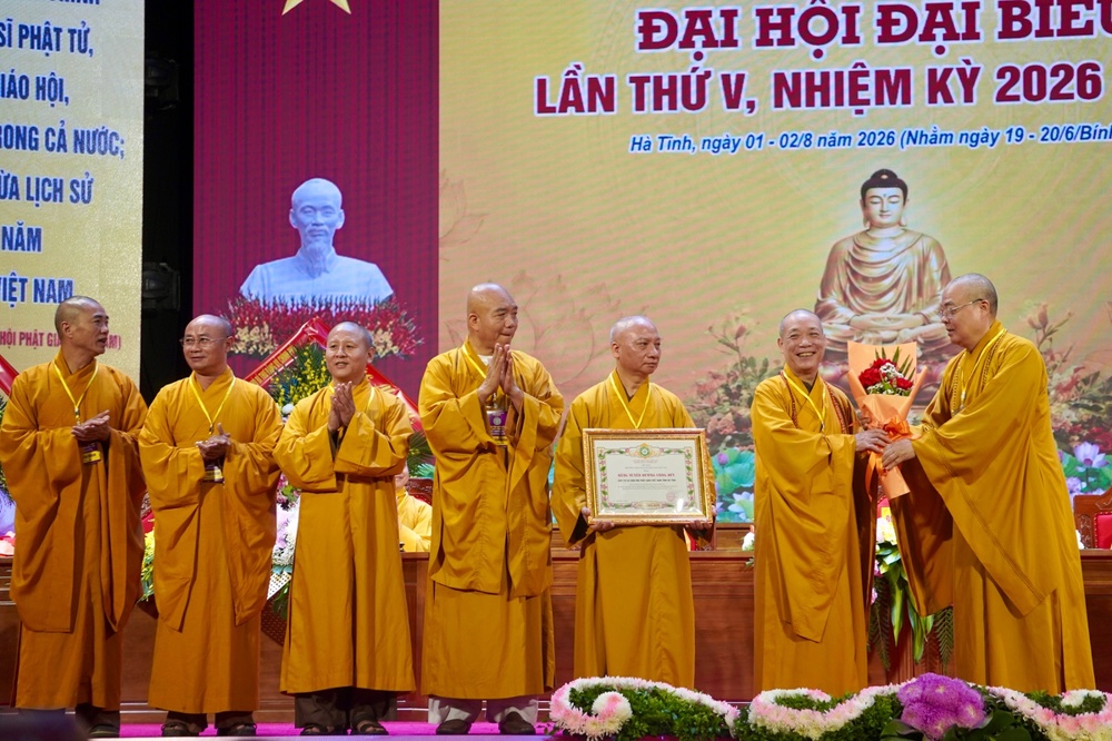 Hà Tĩnh: Thượng tọa Thích Chiếu Tuệ được suy cử tân Trưởng ban Trị sự GHPGVN tỉnh, nhiệm kỳ 2026-2031插图92